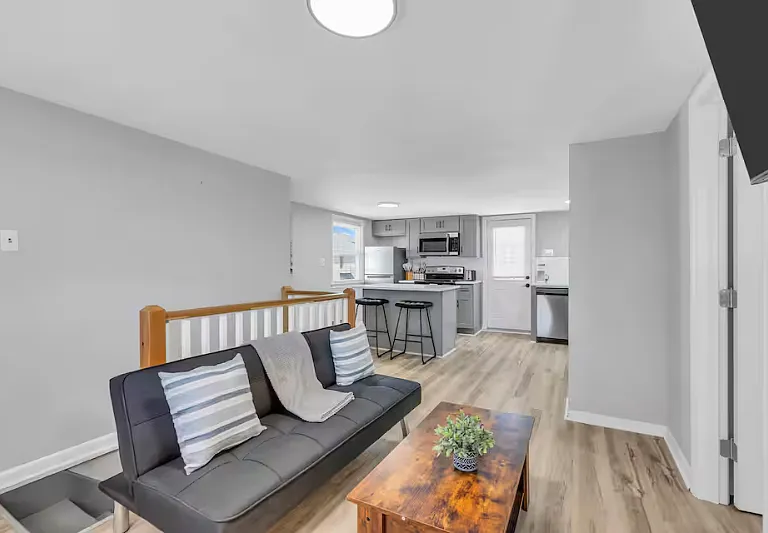 113 E Rio Grande Ave #3 — Photo 1