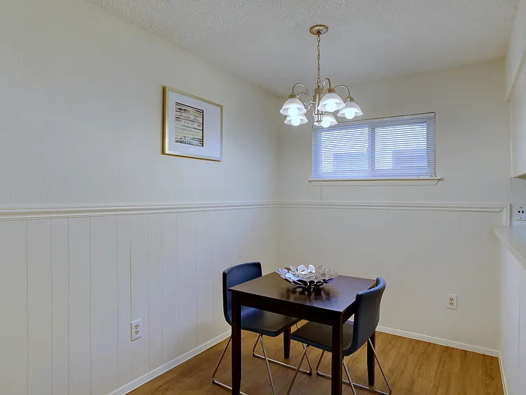 816 W North Loop Blvd #107 — Photo 5