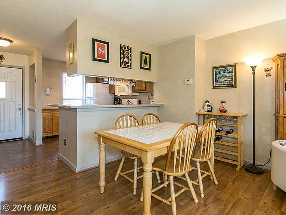 3rd image of 6621 High Valley Ln