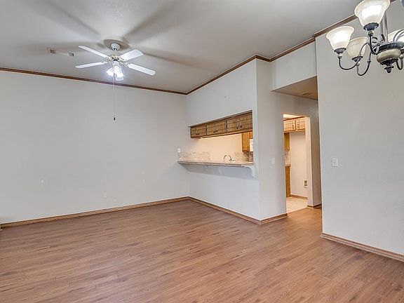 4th image of 2127 Lonnie Ln