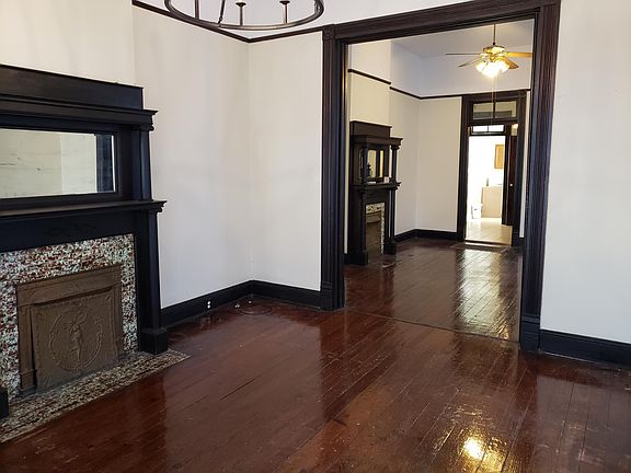 3rd image of 810 Jefferson Ave