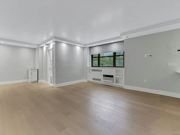 2nd image of 315 E 72nd Street #3A