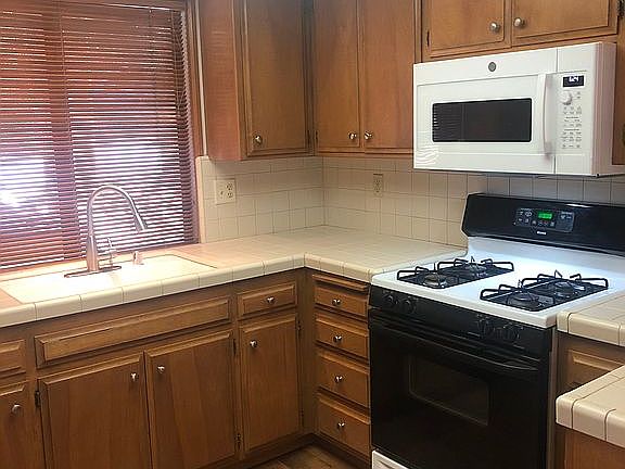 2nd image of 27466 Nancy Dr