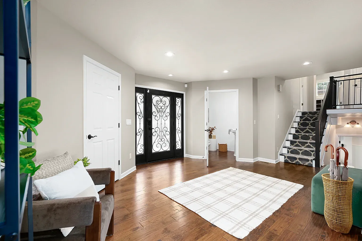 2 bed, 3638 sqft, $3,000 — Photo 3