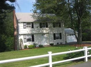 67 Ridgewood Dr, Norwood, MA 02062