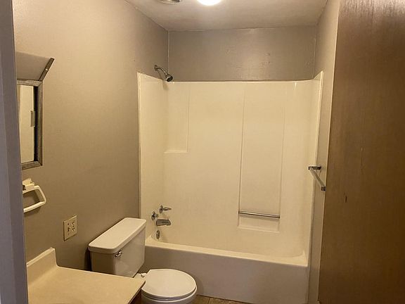 4th image of 112 McCullough Ave #112