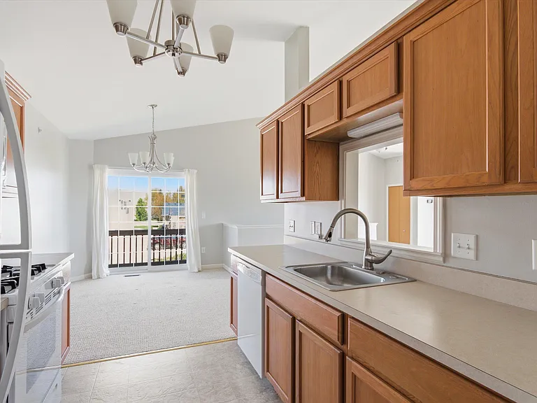 1304 Riversedge Dr — Photo 14