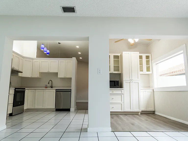 5851 Bristol Ln — Photo 12