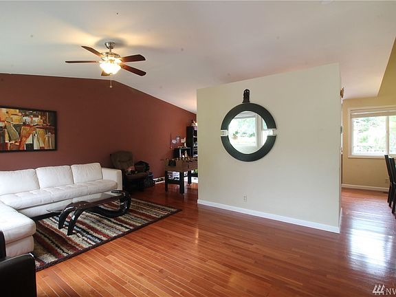 4th image of 9815 128th Ave NE