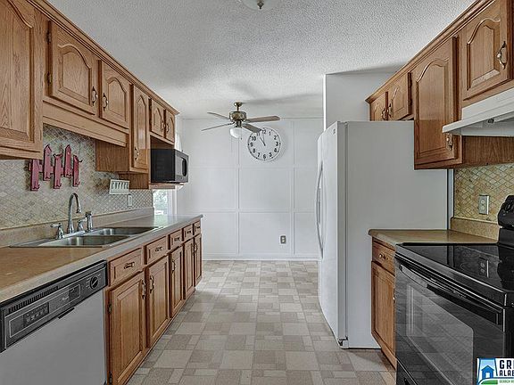 3rd image of 2532 Daly Dr