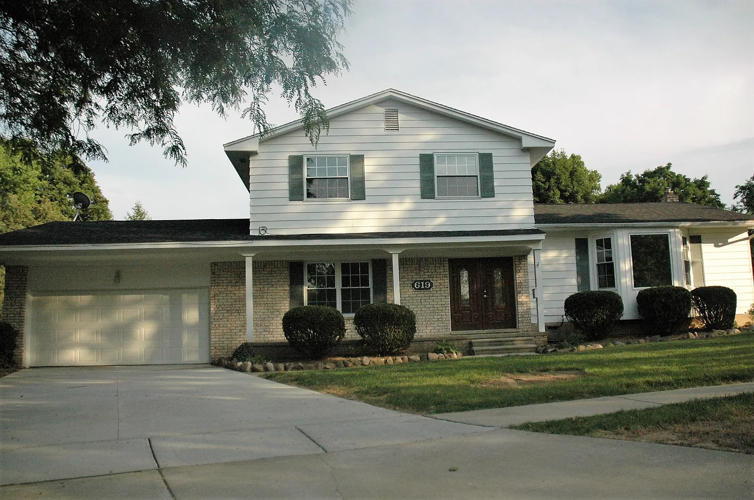 619 Bedford Pl photo 1