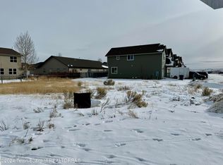 14 S Colter Loop, Pinedale, WY 82941