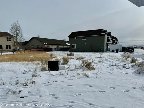 14 S Colter Loop, Pinedale, WY 82941