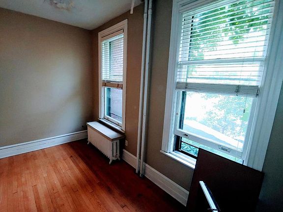 3rd image of 624 Summit Ave #4