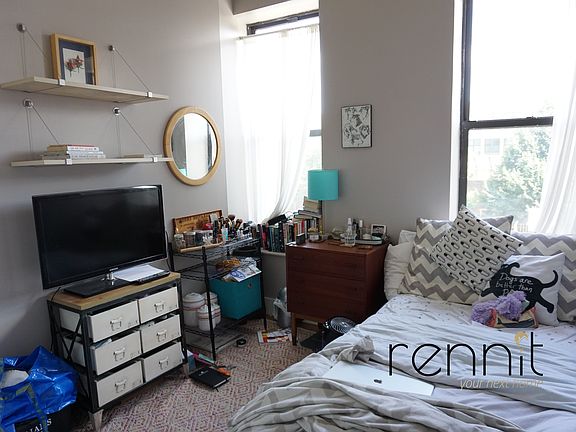 5th image of 638 Wilson Ave APT 2L
