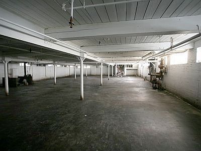 4th image of 219 W Park St