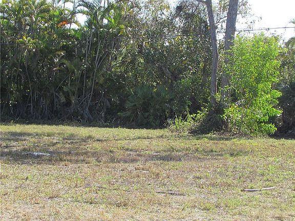 4th image of 7758 Breakwater Ct
