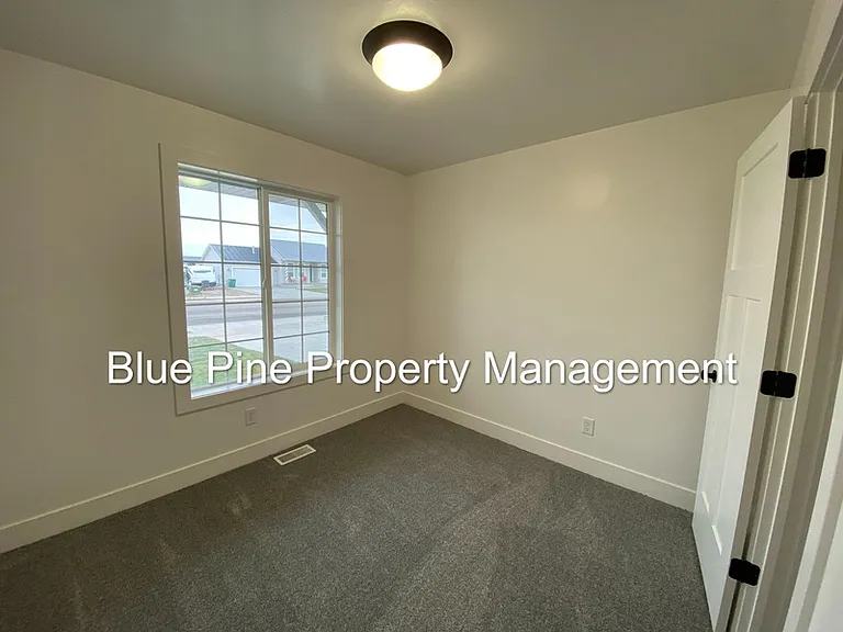 3840 Ventura Ave — Photo 10