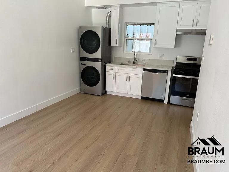 1109-11 S La Peer Dr — Photo 6