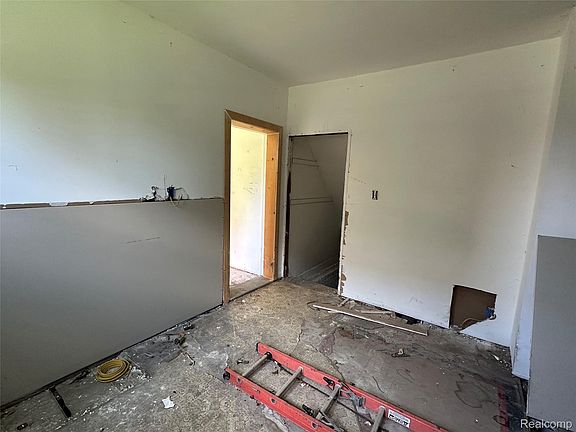 5th image of 3213 Virginia Park St
