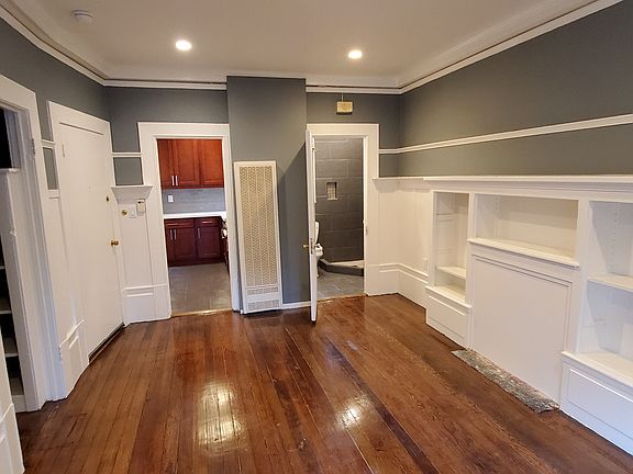 5th image of 1667 Haight St APT 307