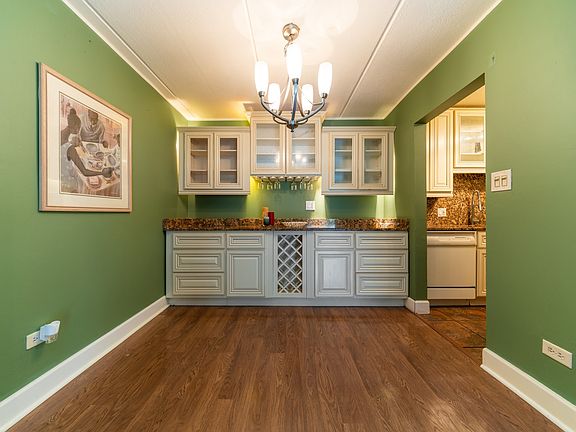 5th image of 226 Shorewood Dr #10-GB