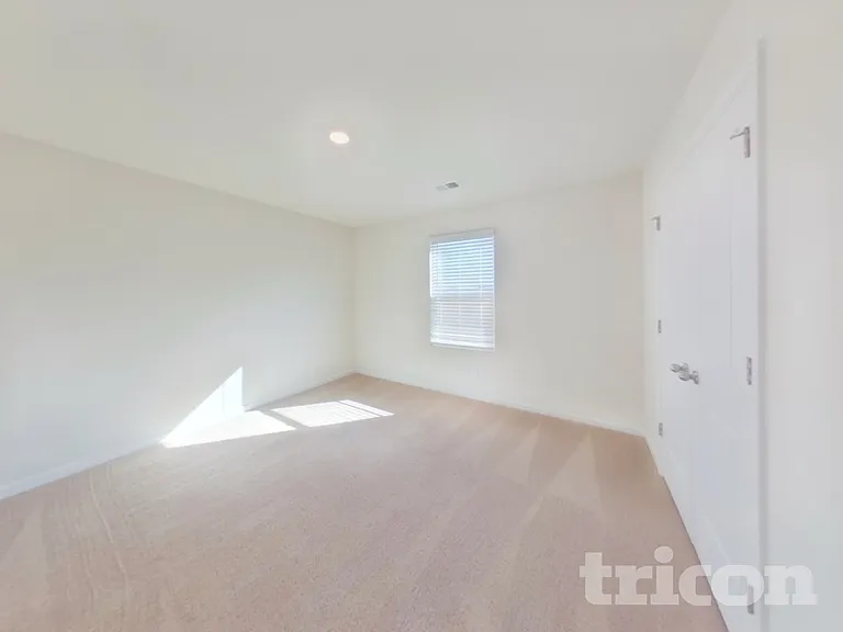 2186 Southlea Dr — Photo 15