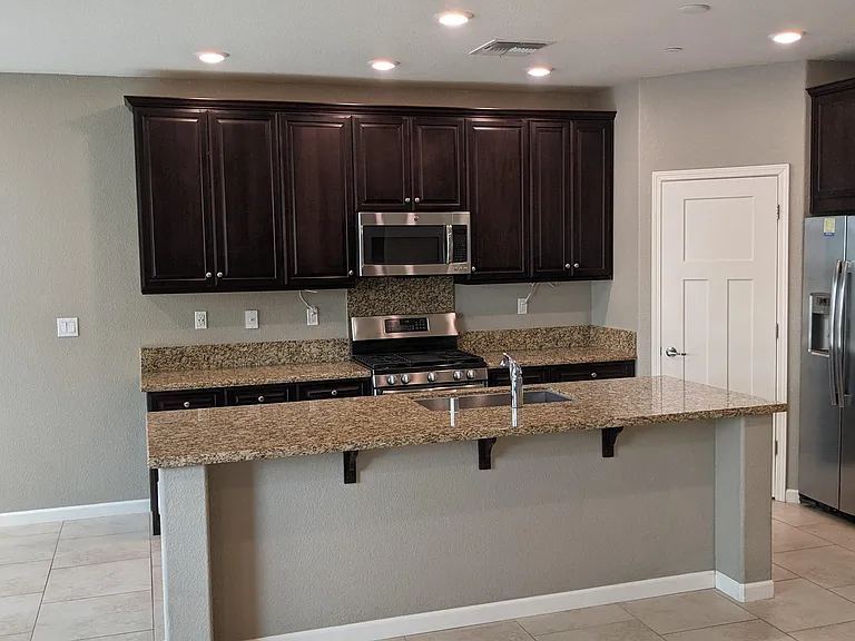 6011 Terra Ln — Photo 3