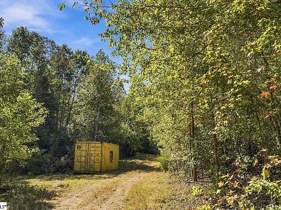 3rd image of 151 Gunter Rd