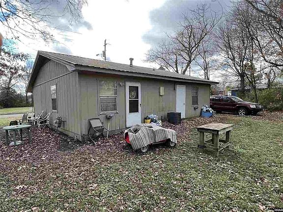 3rd image of 1114 E College St
