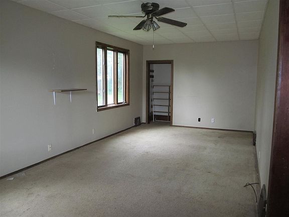 2nd image of 903 Sutherland Ave