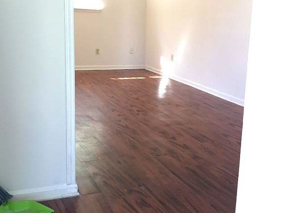 3rd image of 109 Baysden Dr