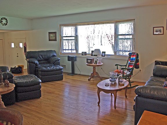4th image of 2404 Sherry Dr