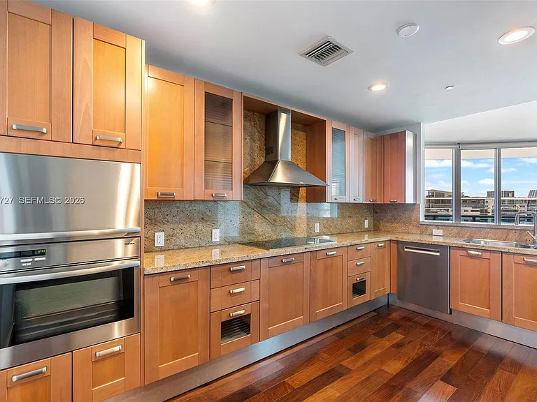 5959 Collins Ave #1101 — Photo 9