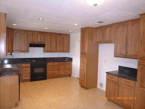 4th image of 24579 Brodiaea Ave