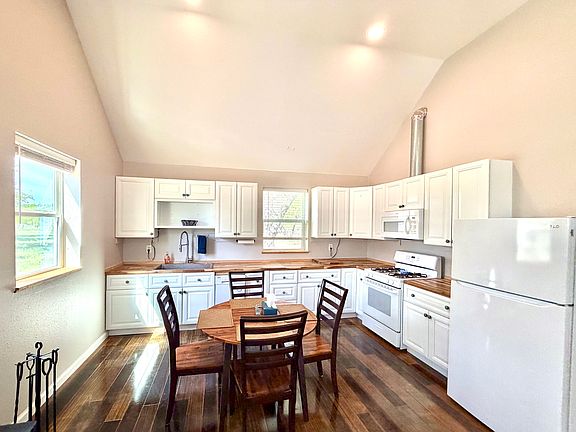 3rd image of 2126 County Road 103