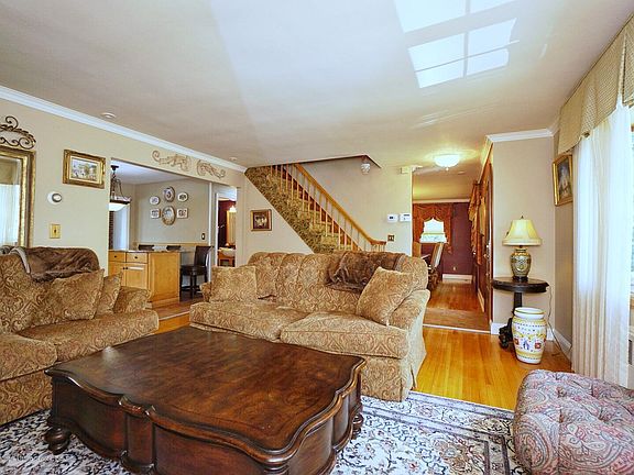 5th image of 86 Chapin Ave
