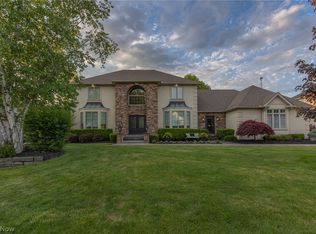 74 Oak Tree Dr, Canfield, OH 44406
