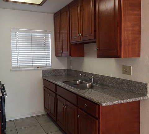 5th image of 965 E Del Mar Blvd