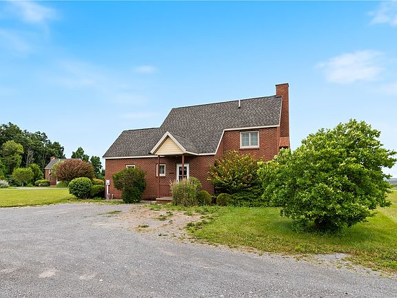 4th image of 444 Armstrong Rd