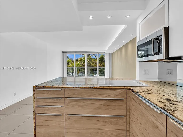 100 Bayview Dr #223 — Photo 8