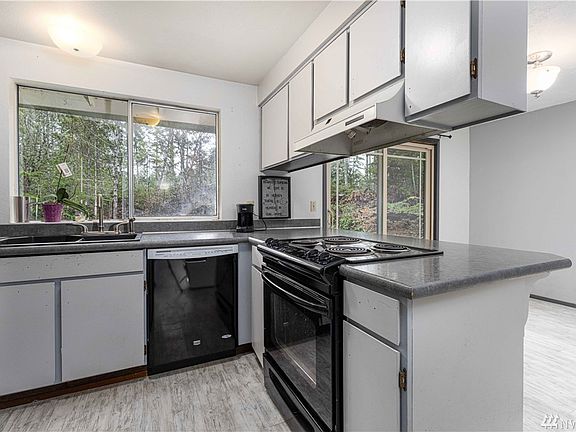 3rd image of 41 E Lambeth Way