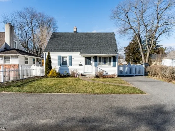 3 Rockridge Rd, Wanaque Boro, NJ 07420