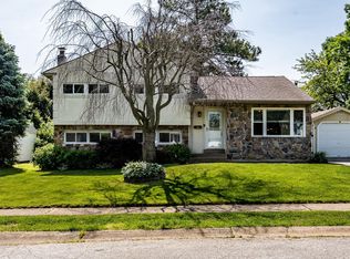 16 E Dickens Rd, Claymont, DE 19703