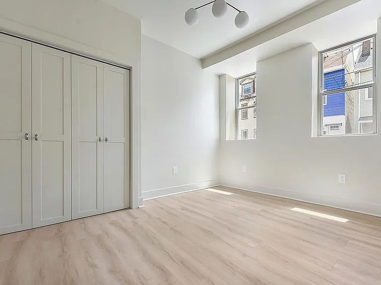 421 52nd St #1 — Photo 13