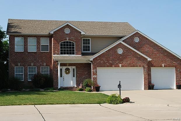 1st image of 45 Oak Leaf Dr