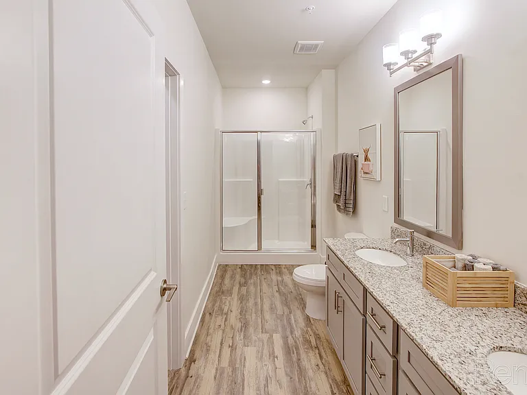 Fox Crossing Apartments at Durham — Photo 11