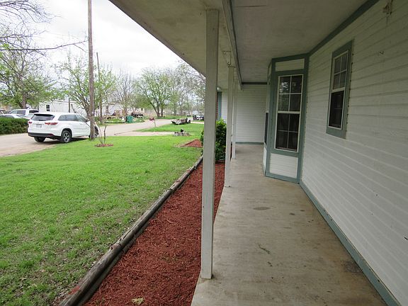 4th image of 107 E Walker Ave