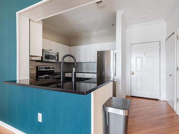 Kitchen, doorway to entrance