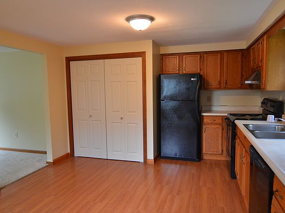 Washer-dryer hookup behind bifold doors
